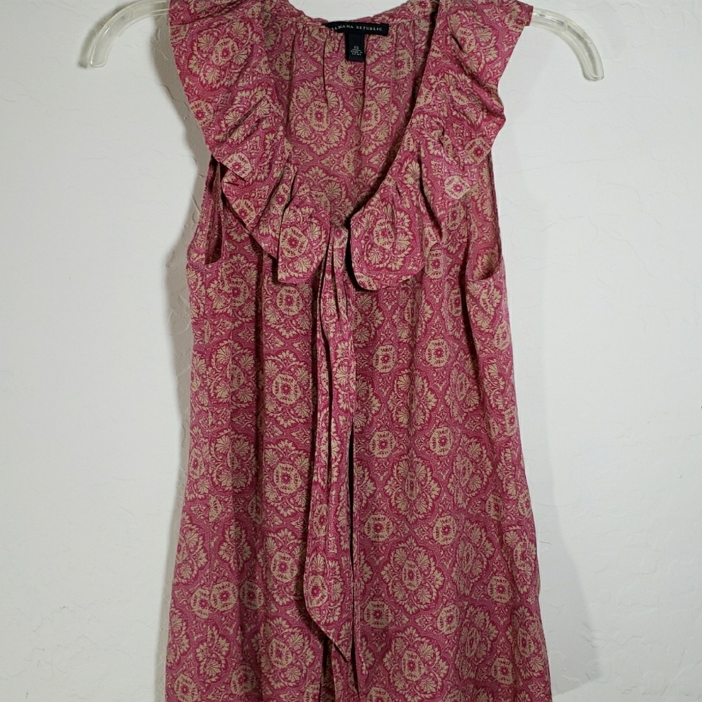 Banana Republic Sleeveless Ruffled Silk Blouse Top